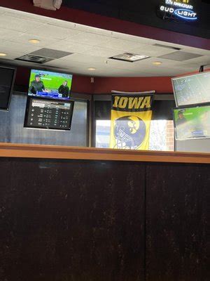 buffalo wild wings iowa city sports betting